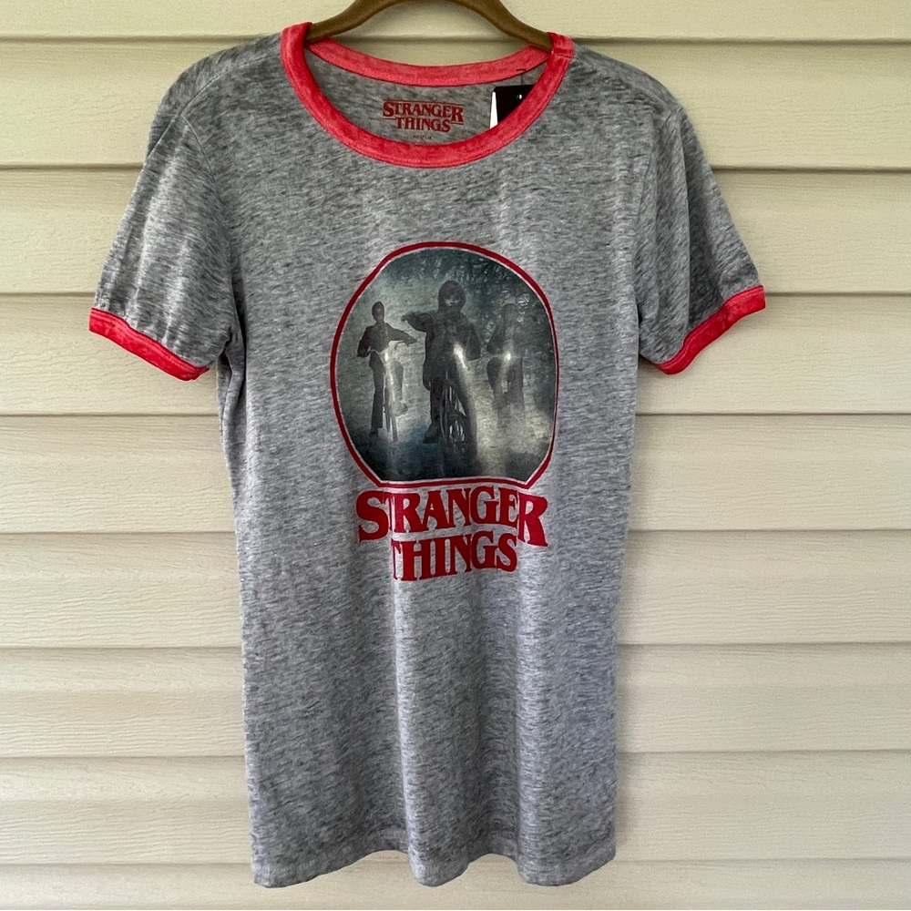 Stranger Things Netflix Red Gray Burnout Graphic Tee Top Size M NWT